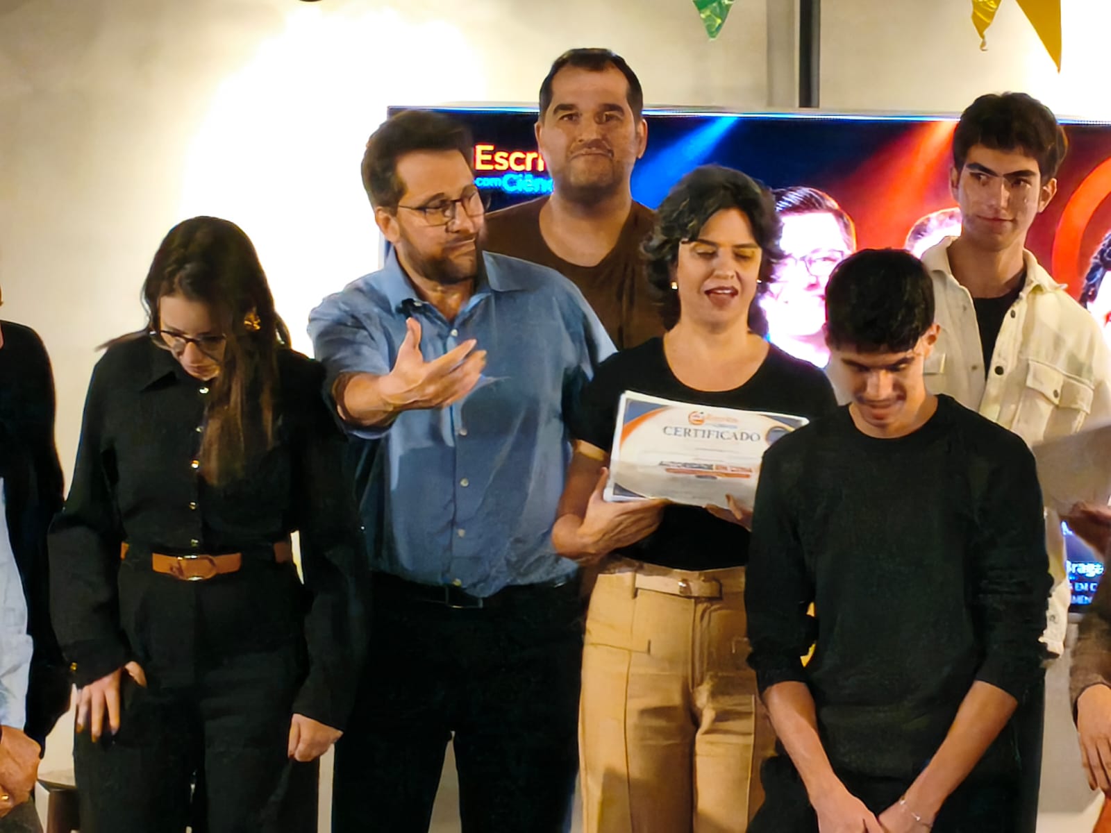 Foto coletiva de todos os alunos e professores da primeira edição
